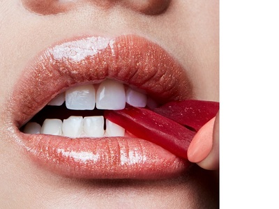 Mac Lipglass με sparkling glitter shine ...
