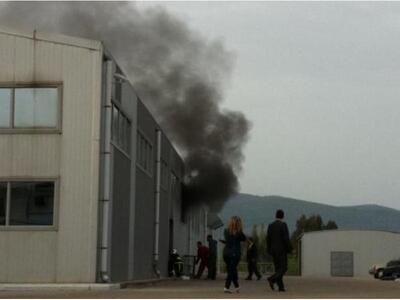 Aγρίνιο: Πυρκαγιά σε αντιπροσωπεία αυτοκ...