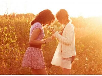 Έρευνα: Κι όμως, οι φίλοι μας είναι... μ...