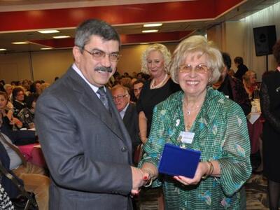 Αριστειο προσφορας 2012 στον Φ. Καρβελά