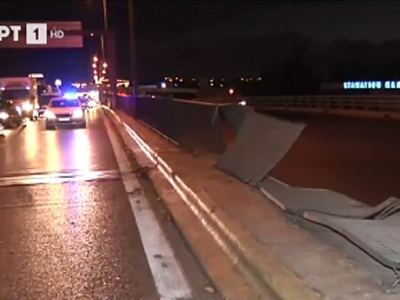 Τροχαίο στον Κηφισό: Αυτοκίνητο «απογειώ...