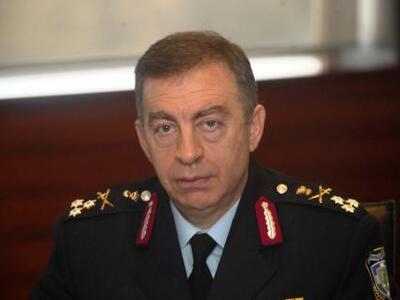 Αντιεξουσιαστές έφθασαν έξω από το σπίτι...