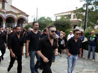 Πήγε στην κηδεία η Χριστίνα Μαραγκόζη πα...