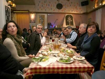 Καρέ καρέ το χθεσινοβραδινό δείπνο του Μ...