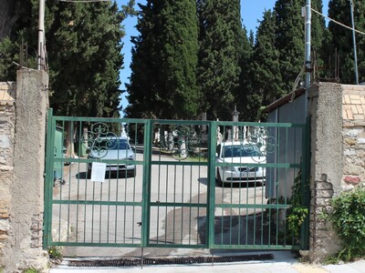 σπιράλ: Ασέβεια, ύβρεις και ψέματα για τ...
