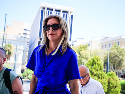 Στη Βουλή η Μαρία Καρυστιανού με 1,3 εκα...