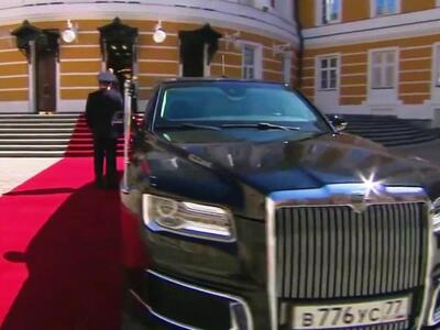 Η λιμουζίνα του Πούτιν θα βγει στην παρα...