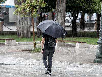 Καιρός: Πού έβρεξε περισσότερο την Δευτέ...