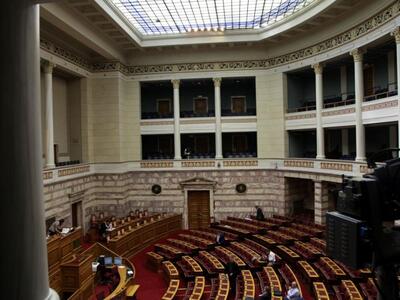 Οι προγραμματικές δηλώσεις στην Ολομέλει...