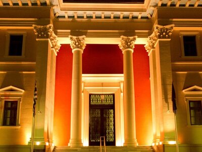 Πάτρα: Τον μαχαίρωσε και μετά τον πήγε σ...