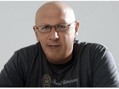 Ο Λάκης με τα Ψηλά Ρεβέρ αυτό το Σάββατο...