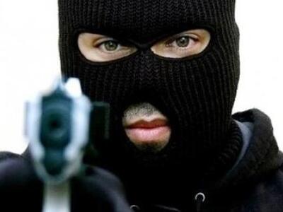 Εισβολή ληστών το μεσημέρι σε τράπεζα