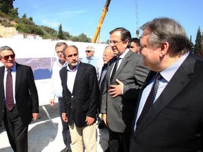 Σαμαράς: Στρίβειν δια της… συσκέψεως για...