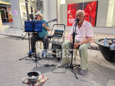 Πάτρα: Η μουσική του δρόμου, δεν έχει ηλ...