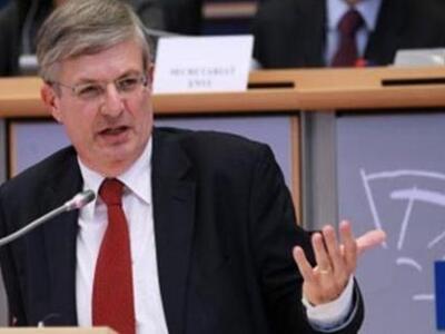 «Έλληνες κόψτε το κάπνισμα για λόγους υγ...