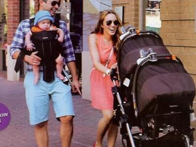 Η Καλομοίρα θα βαφτίσει τα δίδυμα στην Ελλάδα