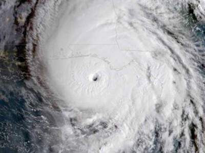 ΗΠΑ: Ο τυφώνας «Χίλαρι» κατευθύνεται στη...