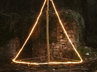 Ένα διαφορετικό χριστουγεννιάτικο καράβι...