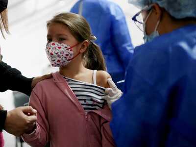 Εμβολιασμοί παιδιών: Εξαντλήθηκαν τα ραν...