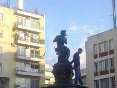 Πάτρα: ΠΡΩΤΟΦΑΝΕΣ – Ανέβηκε στο σιντριβά...