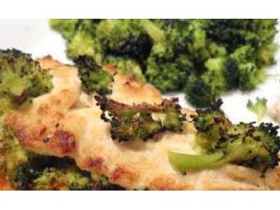 Φιλέτο κοτόπουλο με μπρόκολο και σάλτσα τυριού!