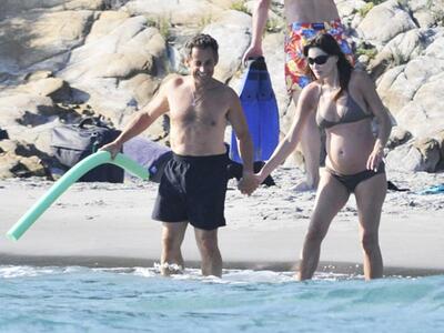 Στη θάλασσα η Πρώτη Κυρία της Γαλλίας 