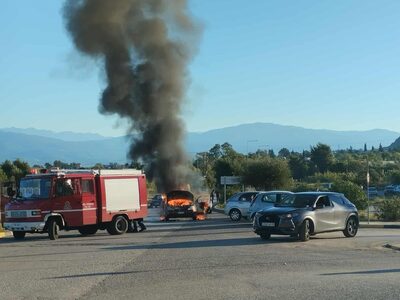 Πάτρα: Φωτιά σε αυτοκίνητο έξω από το Πα...