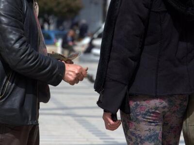 Πιάτσα για ηλικιωμένους στην πλατεία Γεω...