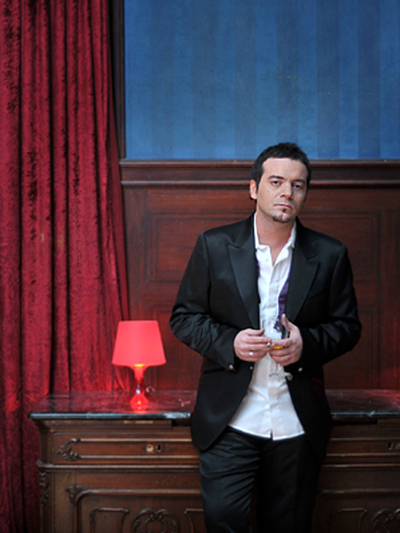 O Βασιλικός παρουσιάζει τη νέα του δουλε...