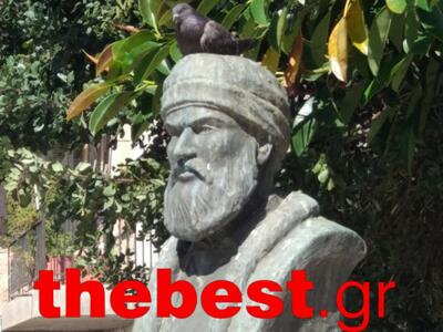 Το περιστέρι που κάνει παρέα στον Παπαφλέσσα