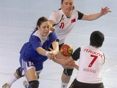 Η Εθνική χάντμπολ κόντρα στη Σερβία στο ...