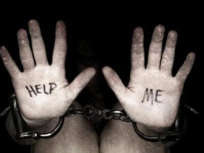 Κρατούσε έγκλειστους και βασάνιζε για 16...