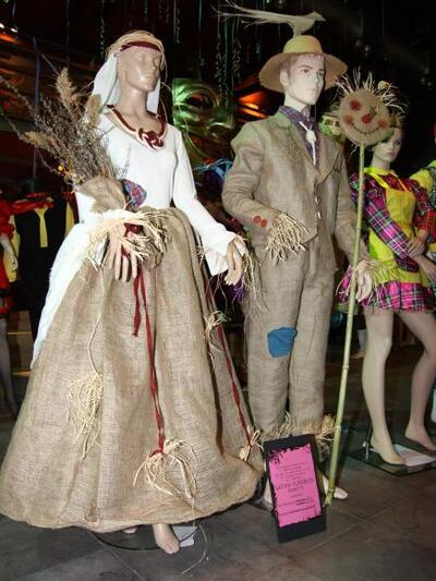 GROUP 72 - KAΙ ΓΑΜΟ ΤΑ ΣΚΙΑΧΤΡΑ