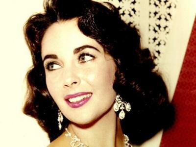 Στο σφυρί τα κοσμήματα της Ελίζαμπεθ Τέιλορ 