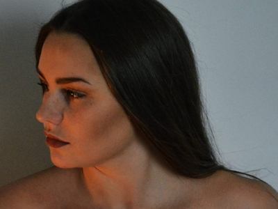 H Ιωάννα Λυκοθανάση πήρε τ' όπλο της, κι...