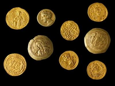 Θησαυρός 4.000 ρωμαϊκών νομισμάτων σε φω...