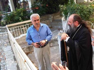 Στο μέτωπο της φωτιάς ο Μητροπολίτης Πατ...