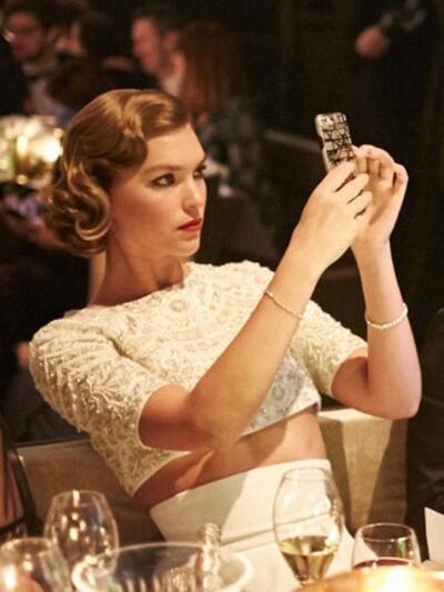 H Aριζόνα Μιουζ , πολύ σικ με Ralph & Russo