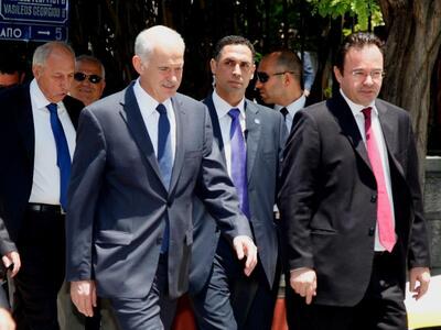 Στιγμή προς στιγμή το παρασκήνιο της ημέ...