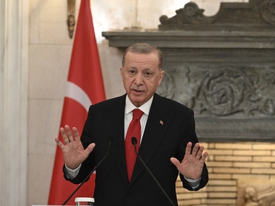 Κρίσιμες εκλογές στην Τουρκία: Η προσευχ...