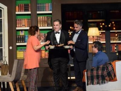 Ο Αντώνης Λουδάρος της παράστασης "...