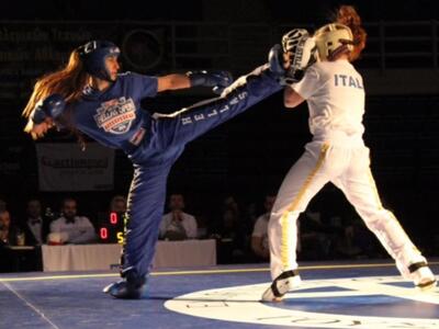 Κικ μπόξινγκ: Η Αλεξάνδρα Σερεμέτη κέρδι...