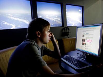 «Κολλημένοι» στο διαδίκτυο και τον τζόγο...