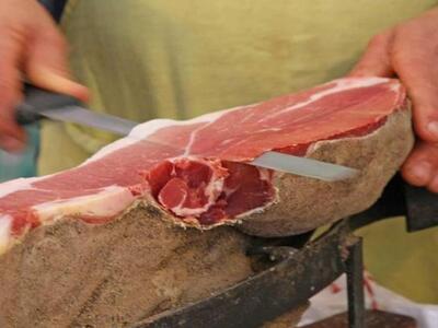 Σε πανικό οι βιομηχανίες αλλαντικών στην...