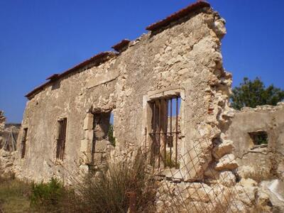 Η πλευρά προς την ακροθαλασσιά του Λιβαδ...