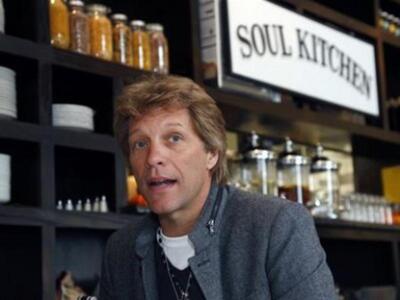 Ο Τζον Μπον Τζόβι καταπολεμά την κρίση