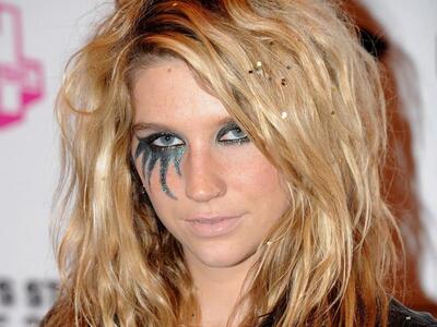 Η ke$ha ανακοινώνει την κυκλοφορία του π...