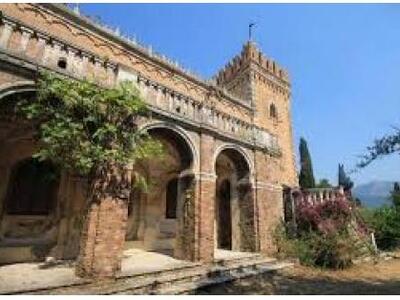 Κέρκυρα: Στο "σφυρί" και το ξα...