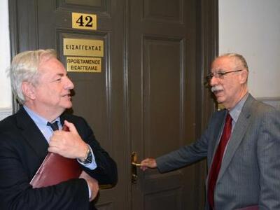 Πάτρα: Στον Εισαγγελέα για τα πεζοδρόμια...