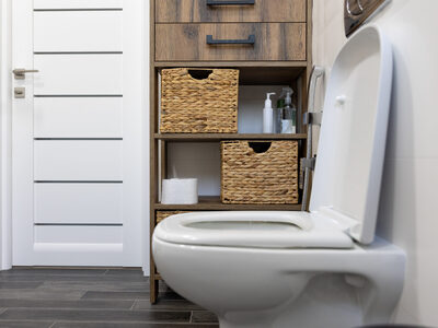 Καθαρισμός τουαλέτας: Το απλό κόλπο με 1...